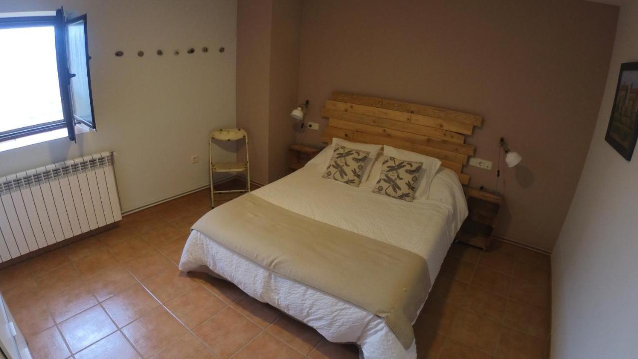 Castell De Ceuro. Hotel Rural Ogern Ngoại thất bức ảnh